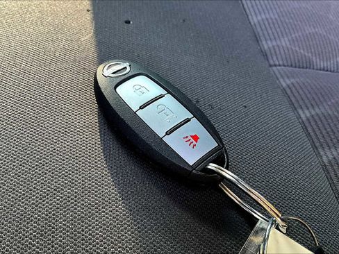 Used 2024 Nissan Titan SV w/ Accessory Utility Package image 25