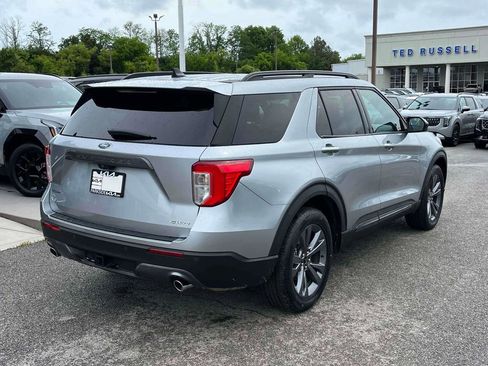 Used 2022 Ford Explorer XLT w/ Equipment Group 202A AWD/4WD image 30