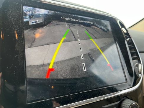 Used 2022 Jeep Grand Cherokee Laredo E image 29