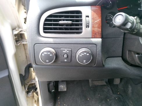 Used 2009 GMC Yukon SLT AWD/4WD image 17