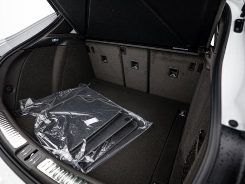 New 2026 Porsche Macan AWD/4WD image 27