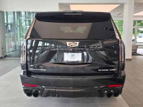Used 2025 Cadillac Escalade V AWD/4WD image 5