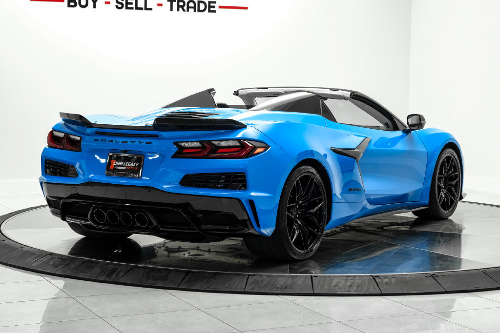 Used 2025 Chevrolet Corvette Z06 RWD image 13
