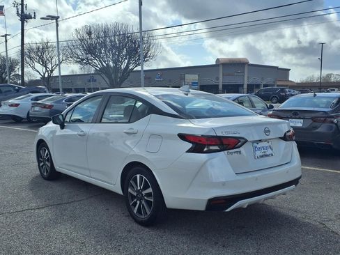 Used 2025 Nissan Versa SV image 23