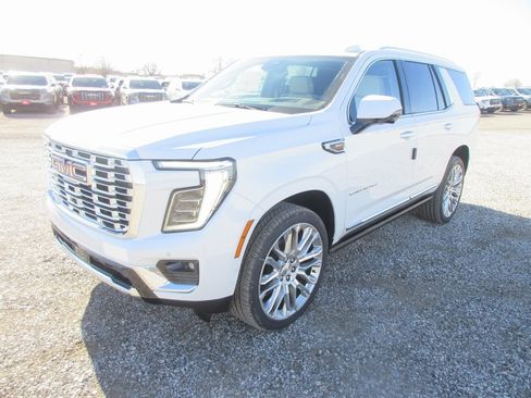 New 2026 GMC Yukon Denali w/ Denali Reserve Package image 9