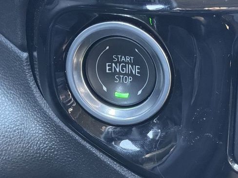 Used 2025 GMC Sierra 1500 SLT AWD/4WD image 8
