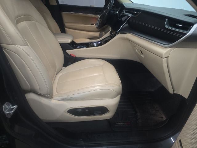 Used 2021 Jeep Grand Cherokee L Limited AWD/4WD image 3