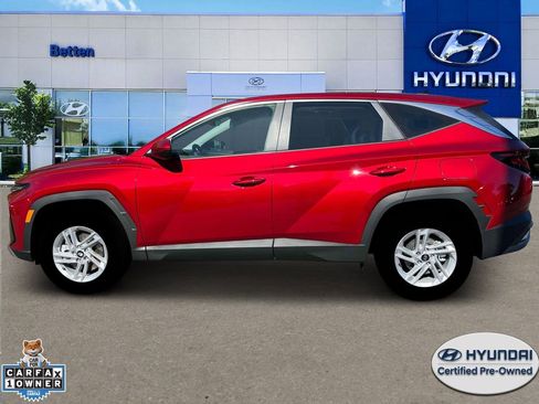Used 2025 Hyundai Tucson SE AWD/4WD image 3