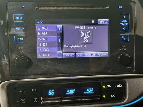 Used 2019 Toyota Corolla LE FWD image 23
