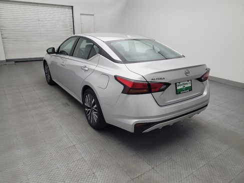 Used 2024 Nissan Altima 2.5 SV FWD image 5