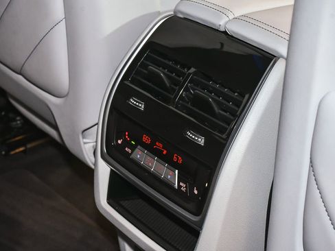 Used 2023 BMW XM AWD/4WD image 58