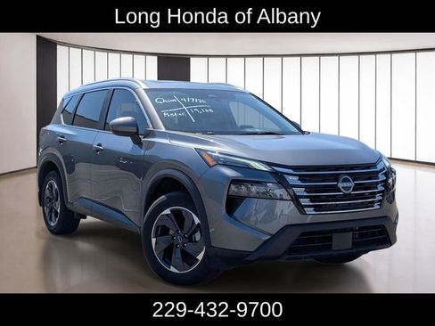 Used 2024 Nissan Rogue SV w/ SV Premium Package FWD image 5