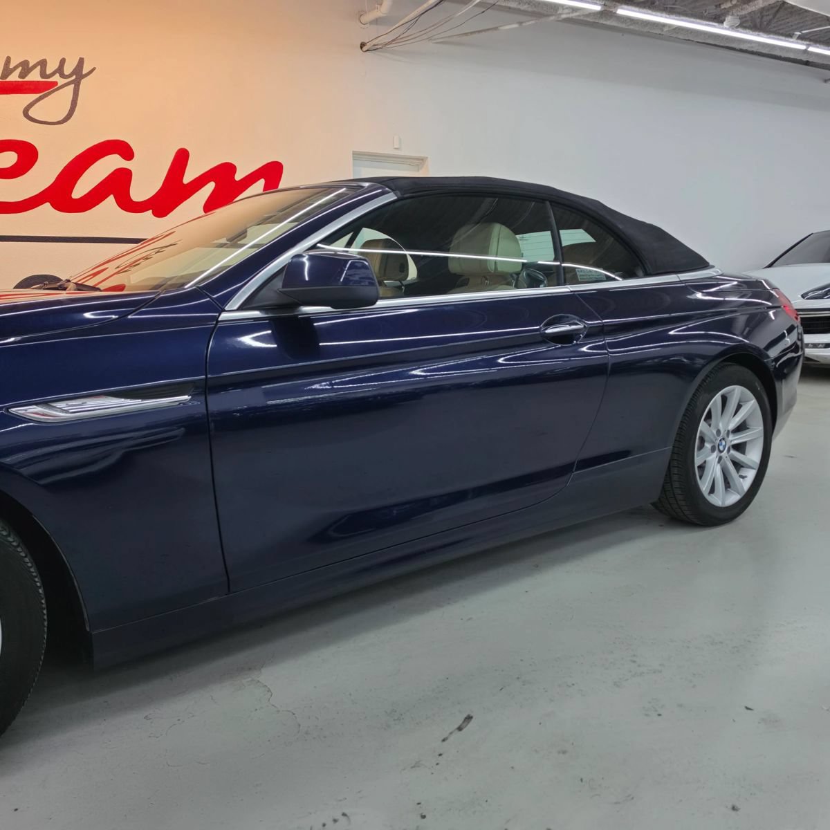 Used 2014 BMW 640i Convertible RWD image 3