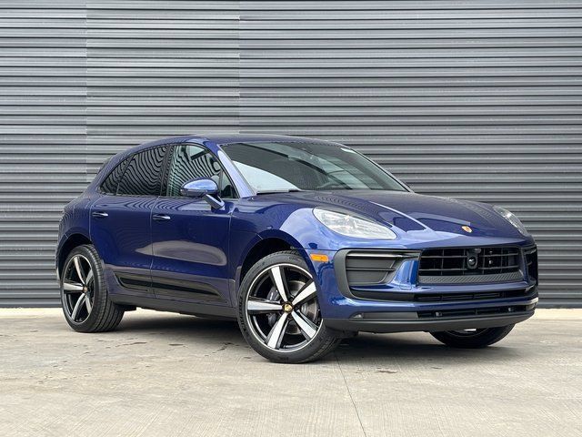 Certified 2026 Porsche Macan AWD/4WD image 9