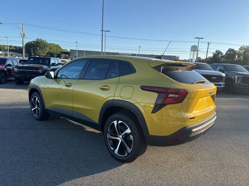 Used 2025 Chevrolet Trax RS image 5