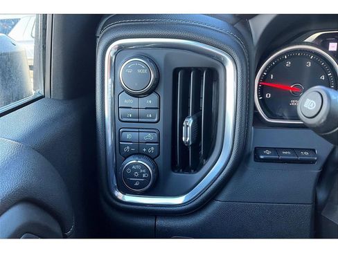 Used 2020 Chevrolet Silverado 2500 High Country w/ Z71 Off-Road Package image 16