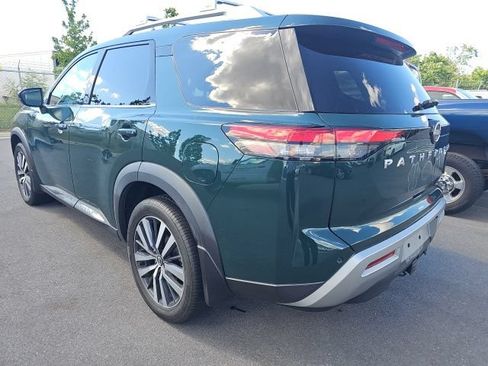 Used 2022 Nissan Pathfinder Platinum w/ Cargo Package AWD/4WD image 4