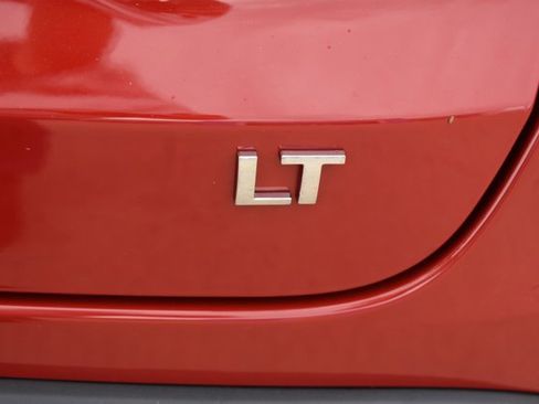 New 2026 Chevrolet Trax LT w/ Sunroof Package image 8