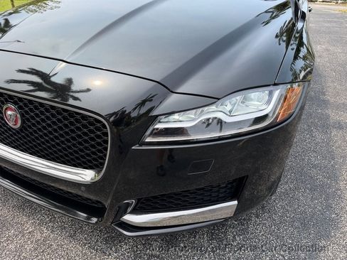 Used 2016 Jaguar XF Prestige RWD image 20