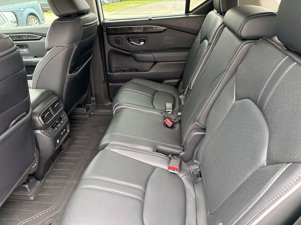 Used 2023 Honda Pilot Elite image 9