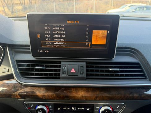 Used 2018 Audi Q5 2.0T Premium Plus w/ Premium Plus Package image 17