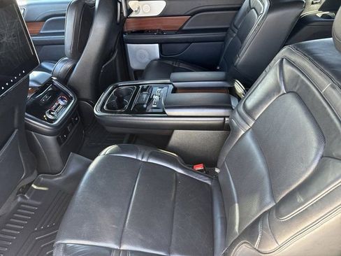 Used 2018 Lincoln Navigator L Reserve w/ Technology Package image 16
