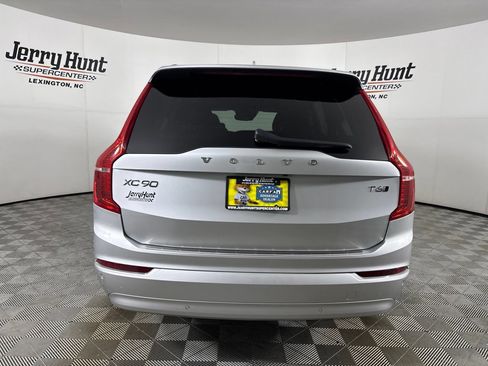 Used 2022 Volvo XC90 T6 Momentum w/ Advanced Package AWD/4WD image 5