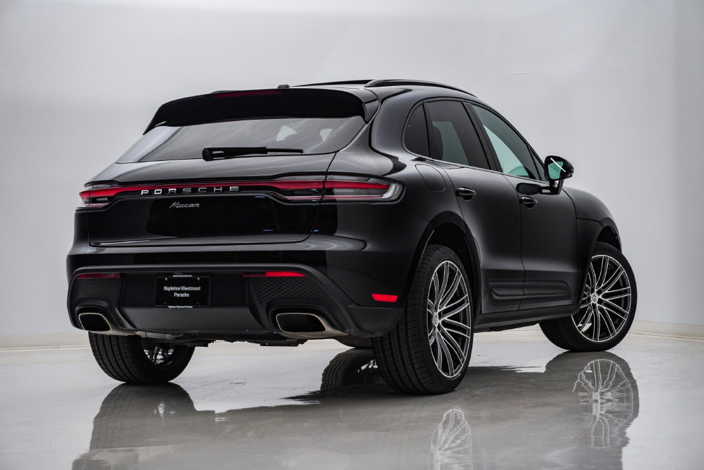Certified 2026 Porsche Macan AWD/4WD image 11