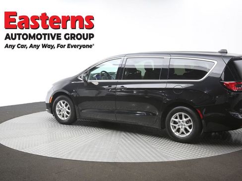 Used 2023 Chrysler Pacifica Touring-L FWD image 63