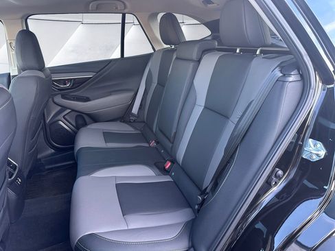 Used 2025 Subaru Outback Onyx Edition image 18
