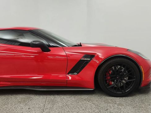 Used 2015 Chevrolet Corvette Z06 w/ Chrome Badge Package RWD image 27