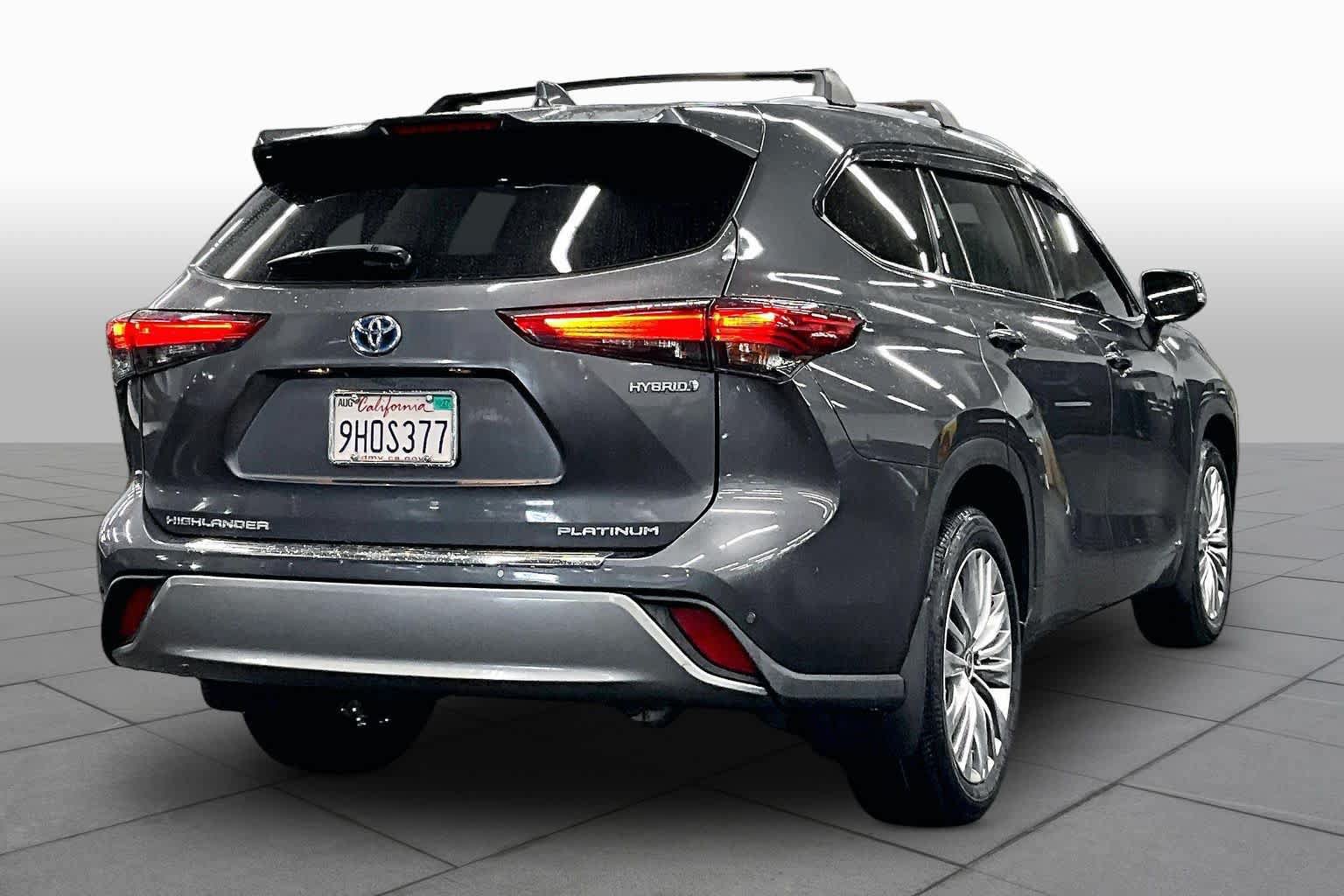 Used 2023 Toyota Highlander Platinum AWD/4WD image 12