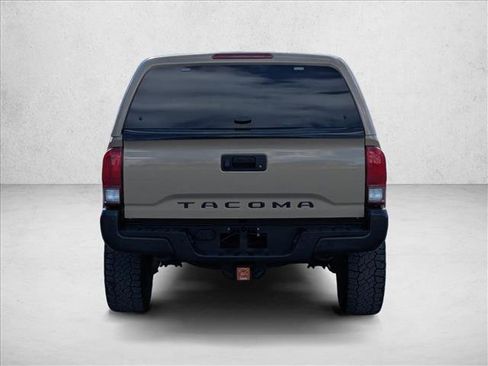 Used 2016 Toyota Tacoma TRD Off-Road image 7