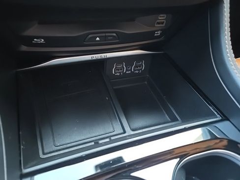 Used 2024 Chrysler Pacifica Pinnacle image 70