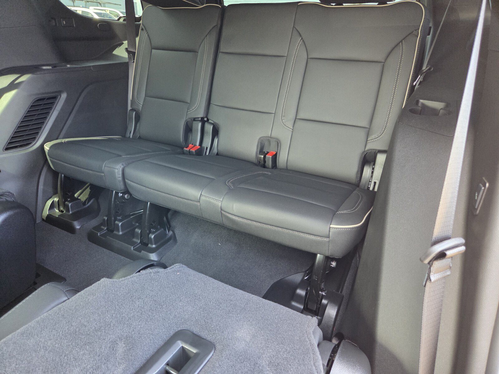 New 2027 Chevrolet Equinox LT w/ Convenience Package II FWD image 9