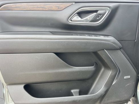 Used 2023 Chevrolet Suburban Premier image 30