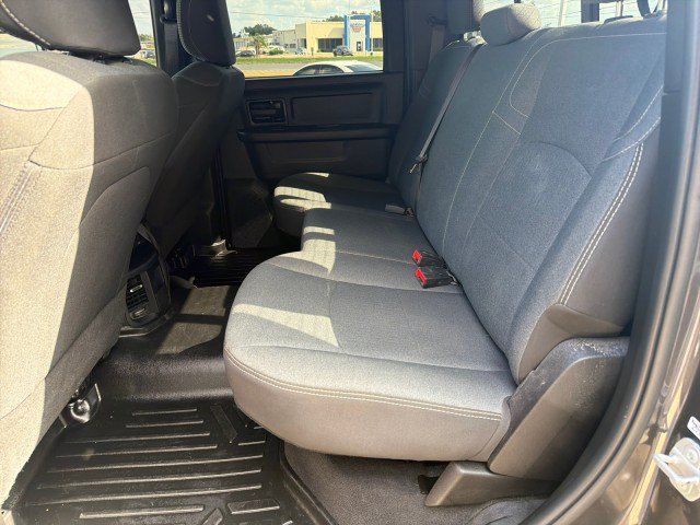 Used 2024 RAM 3500 Tradesman w/ Chrome Appearance Group AWD/4WD image 28
