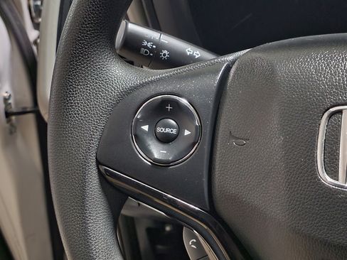 Used 2021 Honda HR-V LX image 24