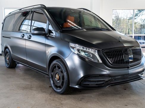 Used 2021 Mercedes-Benz Metris Passenger image 4