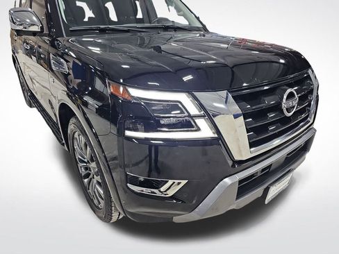 Used 2022 Nissan Armada Platinum image 9