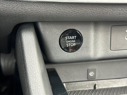 Used 2025 Nissan Rogue SL image 26