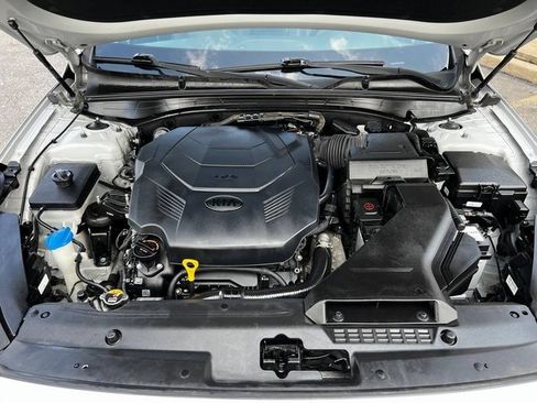 Used 2017 Kia Cadenza Premium image 36