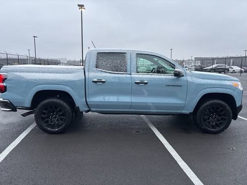 Used 2025 Chevrolet Colorado W/T w/ WT Custom Package image 5