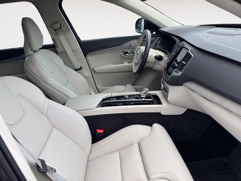 New 2025 Volvo XC90 B6 Ultra w/ Lounge Package image 15