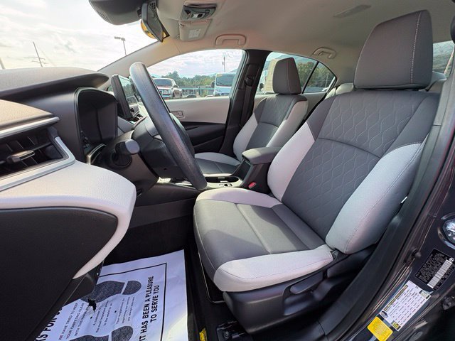 Used 2025 Toyota Corolla LE FWD image 22