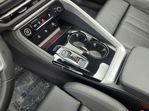 Used 2025 Audi Q5 Premium Plus w/ Premium Plus AWD/4WD image 11