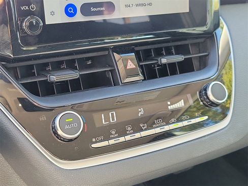 Used 2025 Toyota Corolla LE image 26