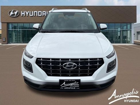 Certified 2026 Hyundai Venue SEL FWD image 8