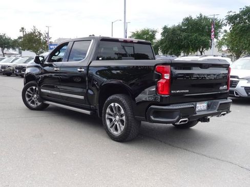 Used 2024 Chevrolet Silverado 1500 High Country w/ Technology Package AWD/4WD image 10