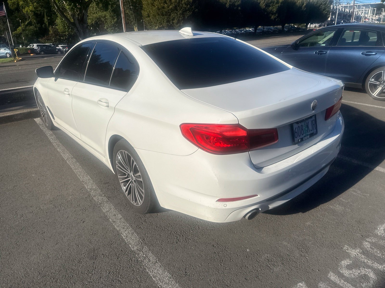 Used 2019 BMW 530i xDrive w/ Convenience Package AWD/4WD image 2